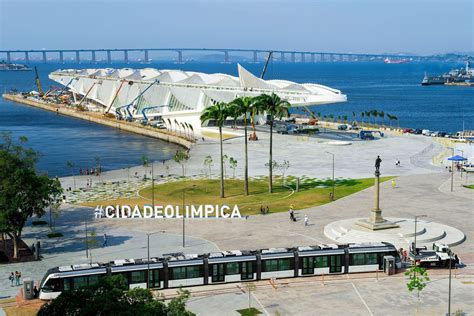  Das Museu do Amanhã: Ein futuristisches Meisterwerk am Meer!