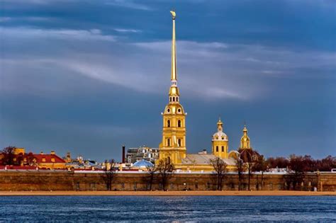 Das Peter-und-Paul-Fortress: Ein Festungsdenkmal mit einer faszinierenden Geschichte und atemberaubenden Ausblicken!